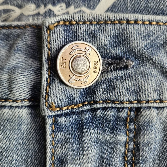 NWT!!! Seven7 Weekend Short Denim Women's Shorts Size 12 / 5" Inseam - Picture 2 of 7